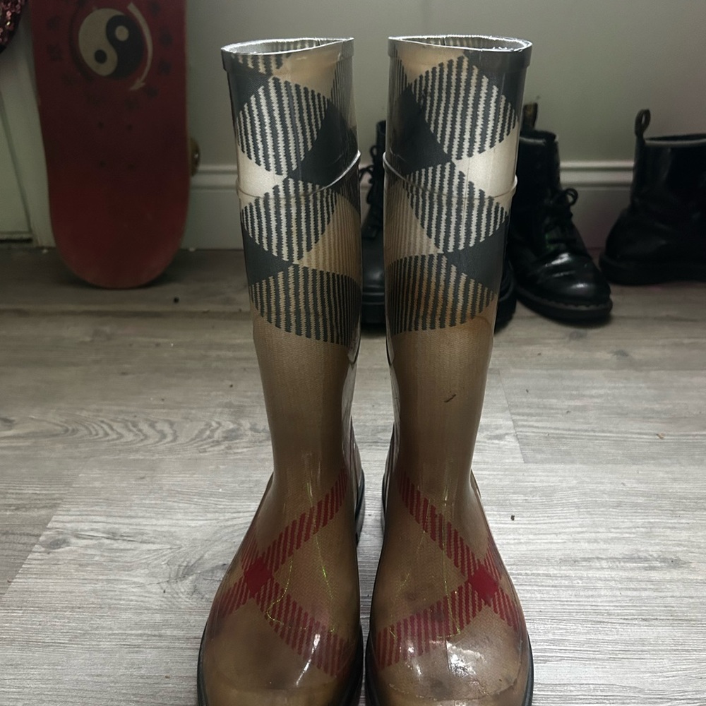 Stylish Plaid Women's Burberry Rain Boots